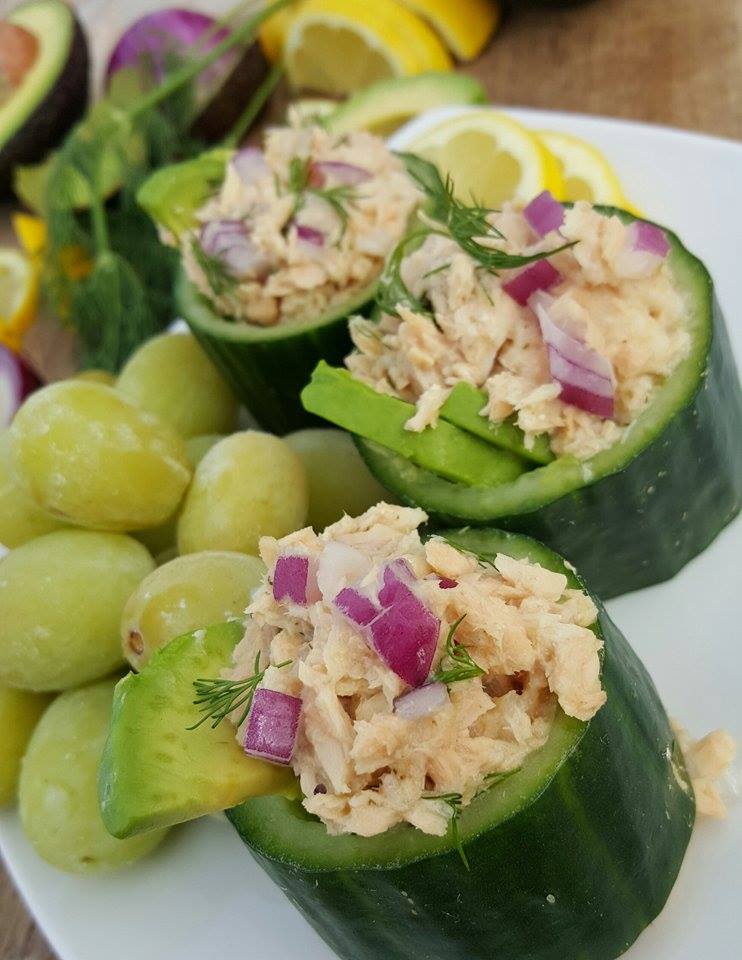 Creative Clean Eating Lunch English Cucumber & Avocado Tuna Rolls https://cleanfoodcrush.com/cucumber-tuna-rolls/