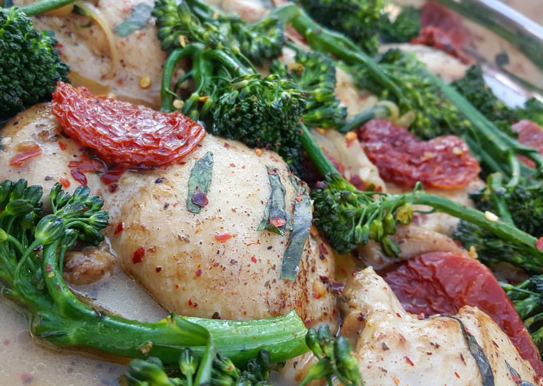 Sun-dried Tomato Chicken thighs with Broccolini https://cleanfoodcrush.com/sundried-tomato-chicken/
