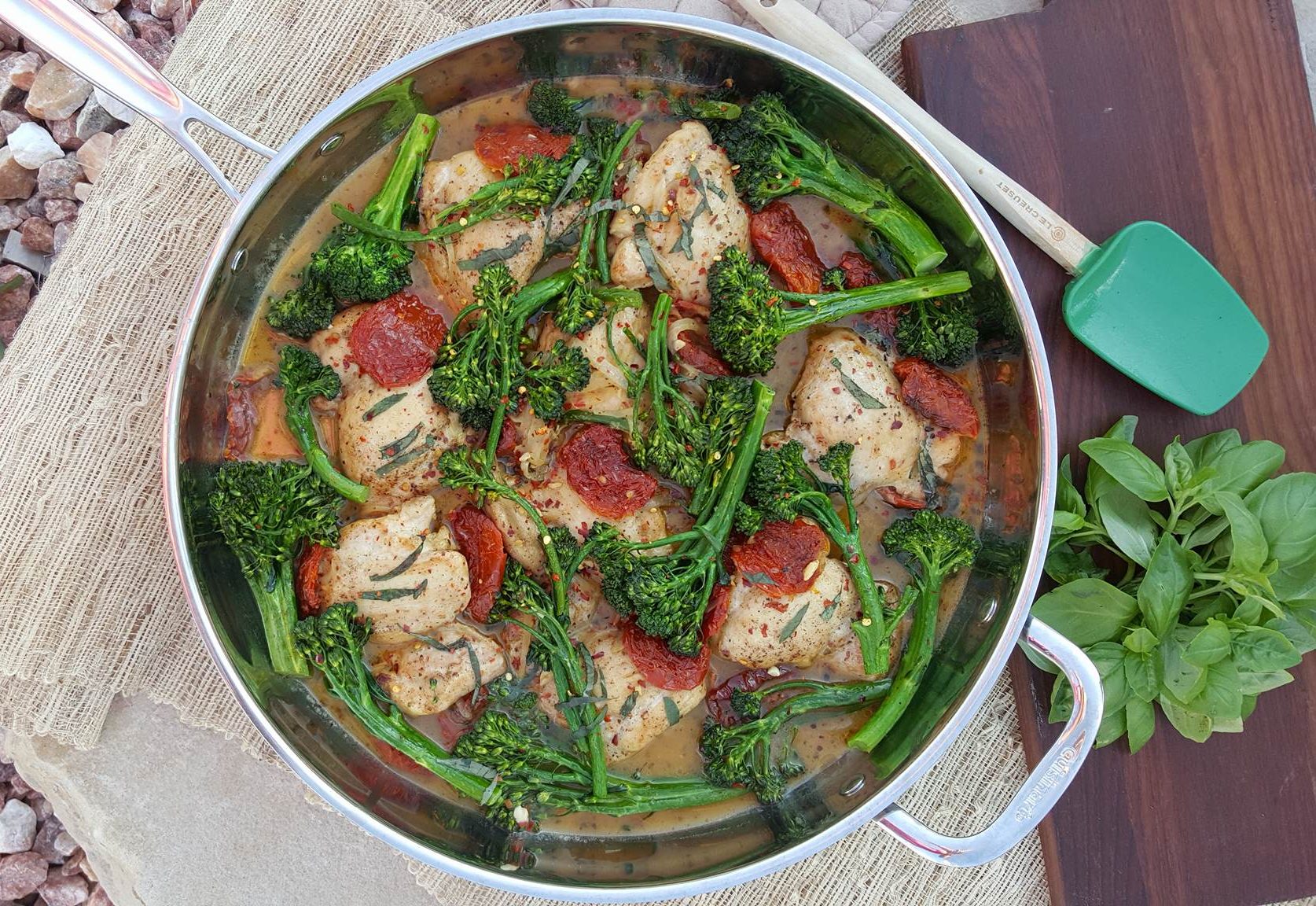 Sundried Tomato Chicken thighs with Broccolini Clean Eating Recipes https://cleanfoodcrush.com/sundried-tomato-chicken/