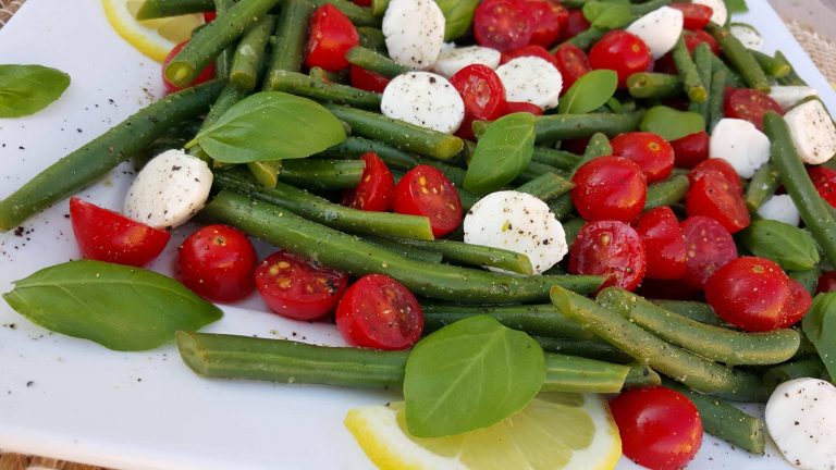 Summertime Caprese Green Bean Salad | Clean Food Crush