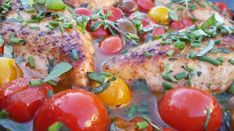 Balsamic Glazed Chicken w/ Heirloom Tomatoes & Fresh Herbs | Clean Food ...