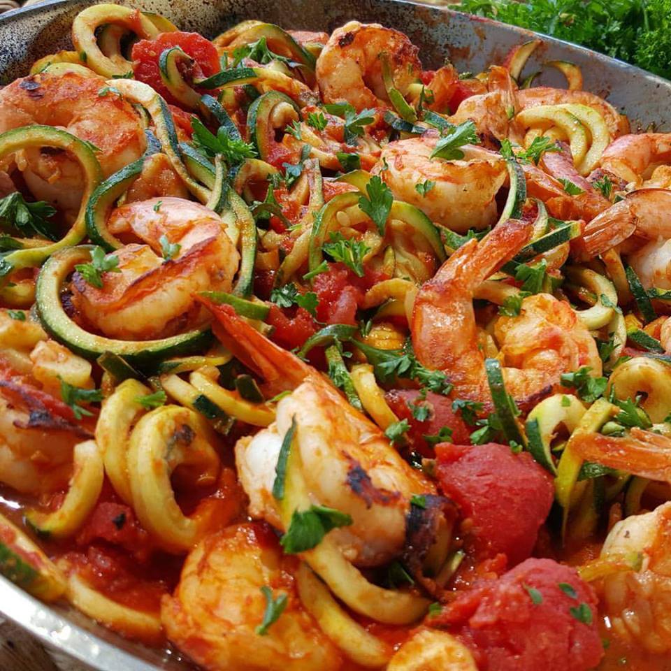 Fresh Tomato Sauce and Shrimp with Zoodles https://cleanfoodcrush.com/fresh-tomato-sauce-and-shrimp-w-zoodles