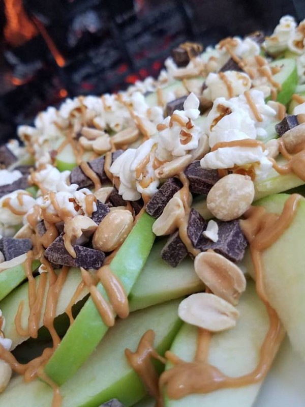 Apple Nachos https://cleanfoodcrush.com/apple-nachos