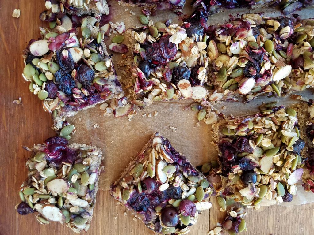 cleanfoodcrush-blueberry-oat-breakfast-bars https://cleanfoodcrush.com/blueberry-oat-breakfast-bars/