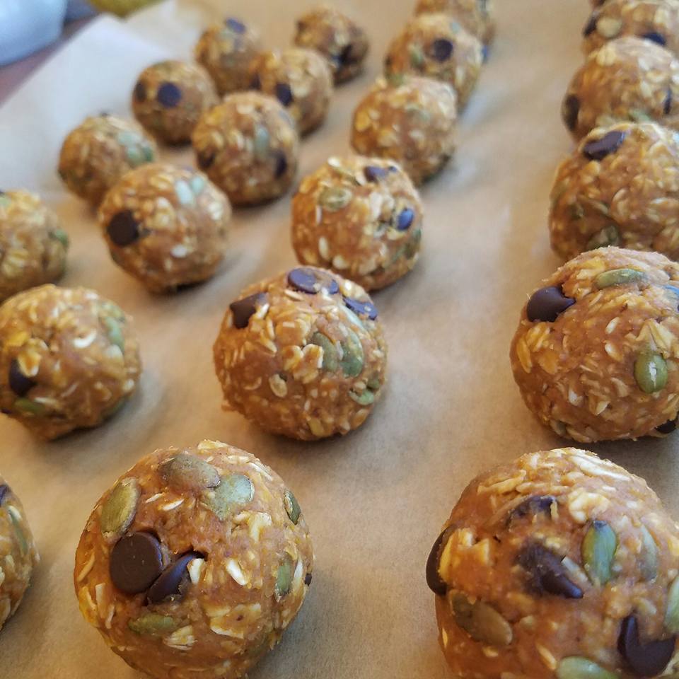 Double pumpkin and dark chocolate energy balls