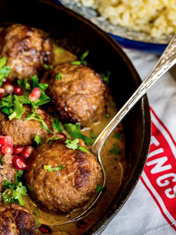 Meatballs in pomegranate sauce