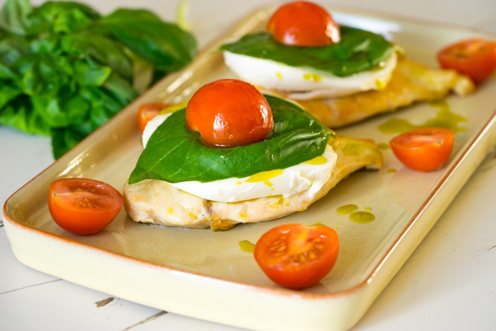 15 Minute Caprese Chicken Recipe