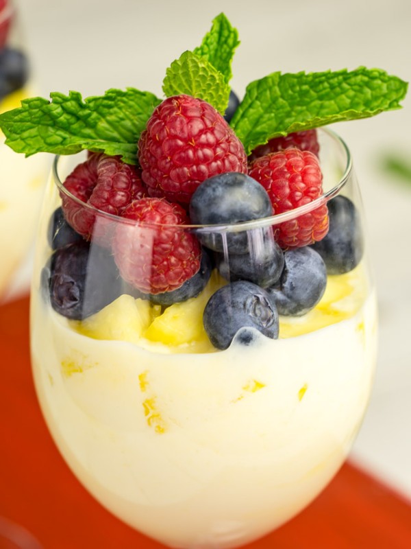 Super Healthy Berries & Pineapple Yogurt Parfait!