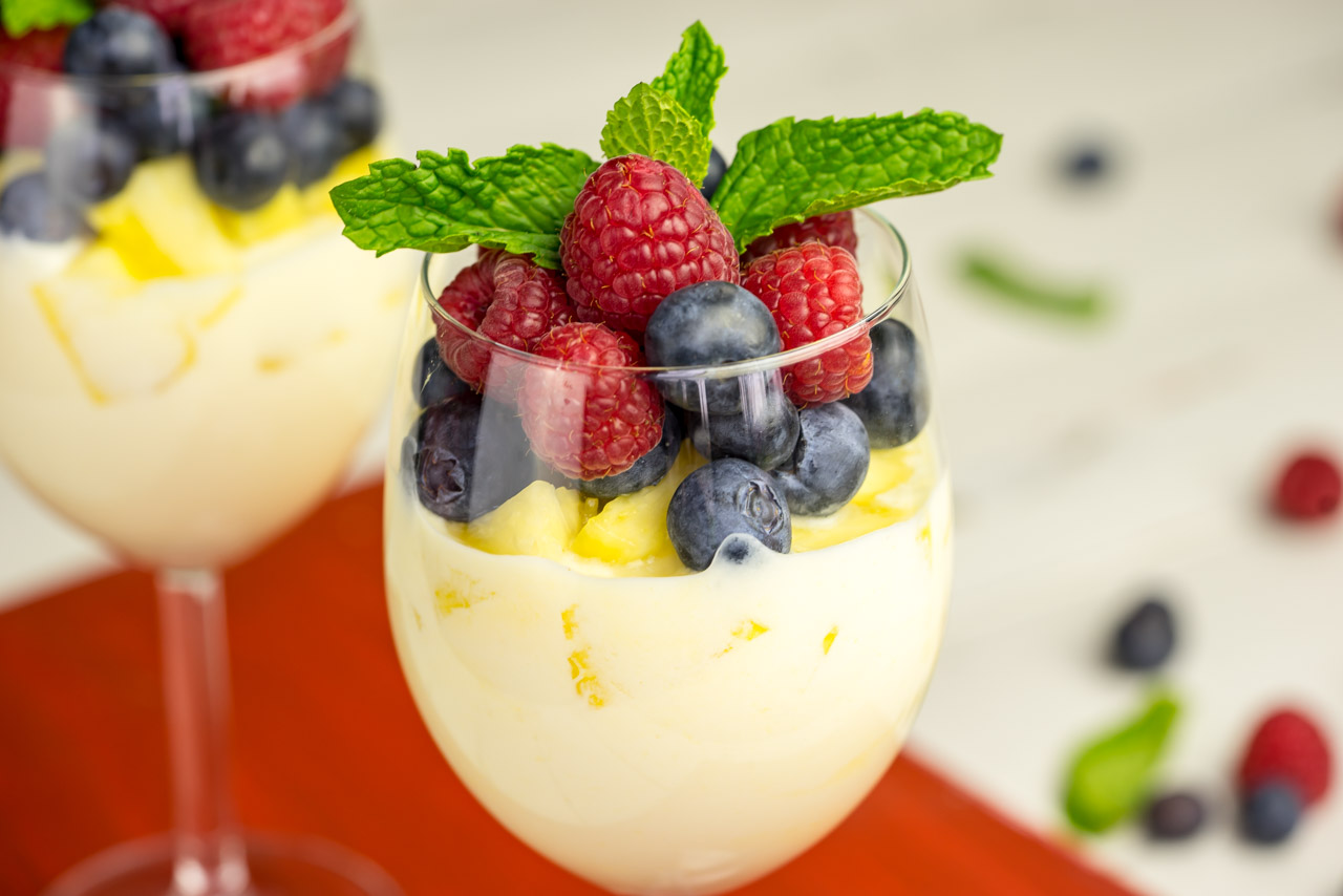 Super Healthy Berries & Pineapple Yogurt Parfait!