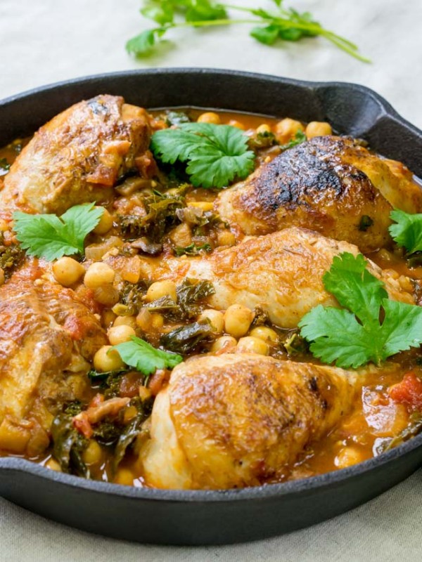 One pot smoky chicken with chickpeas and kale