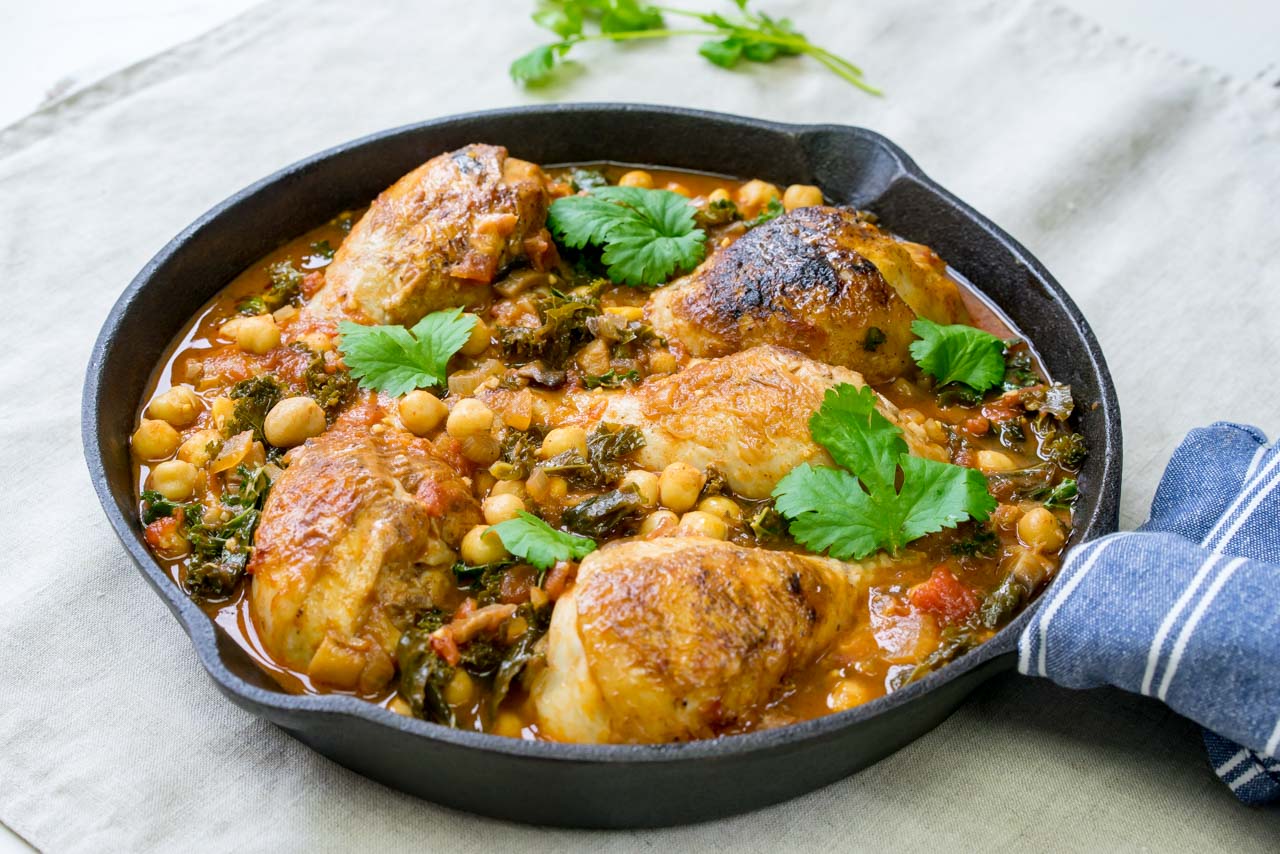 One pot smoky chicken with chickpeas and kale