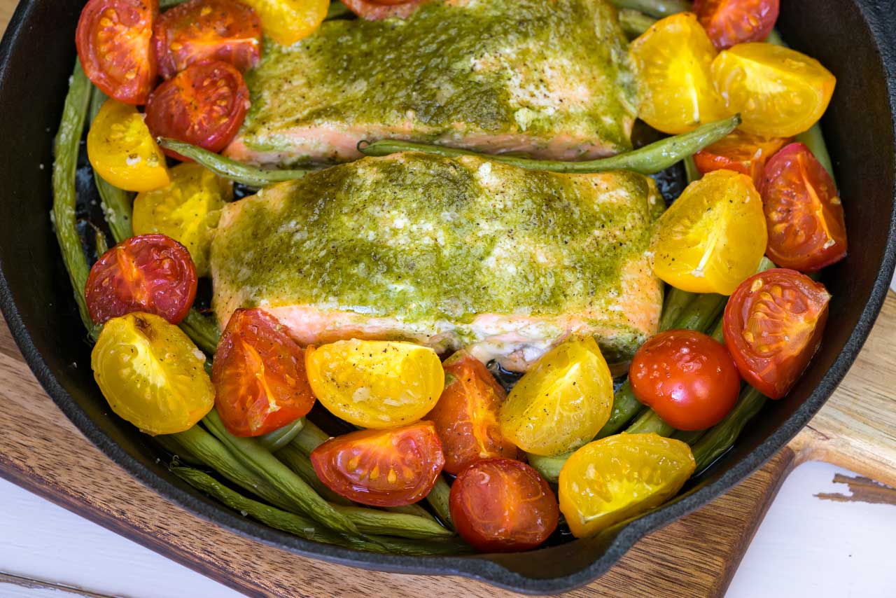 Super Quick OnePan Pesto Salmon with Green Beans and Tomatoes Clean