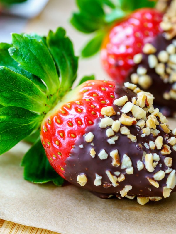Clean Eating Chocolate Dipped Strawberries CleanFoodCrush