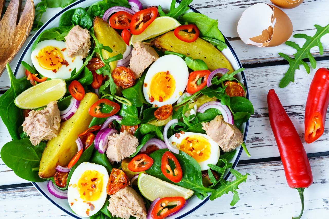 Bright and Beautiful Tuna Niçoise Salad for Clean Eating Anytime ...