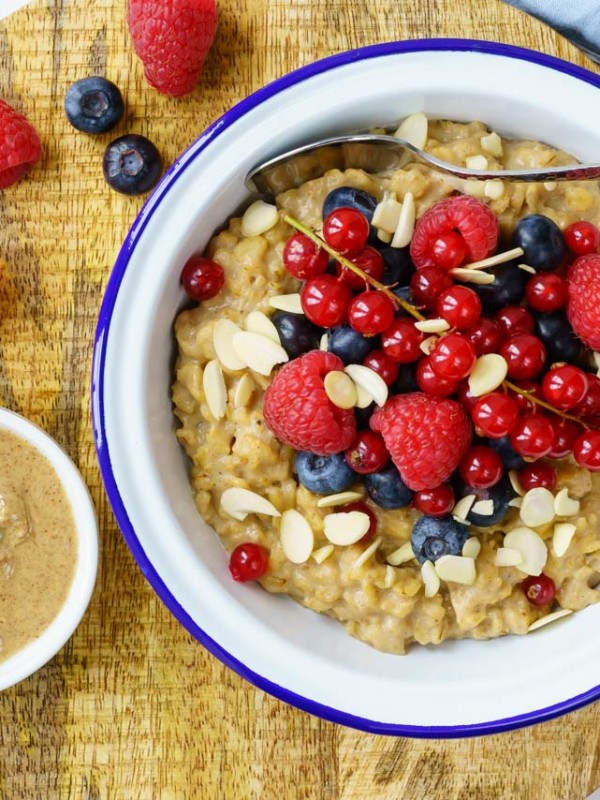 Peanut Butter Oatmeal and Berries CleanFoodCrush