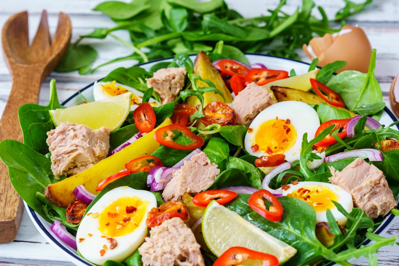 Bright and Beautiful Tuna Niçoise Salad for Clean Eating Anytime