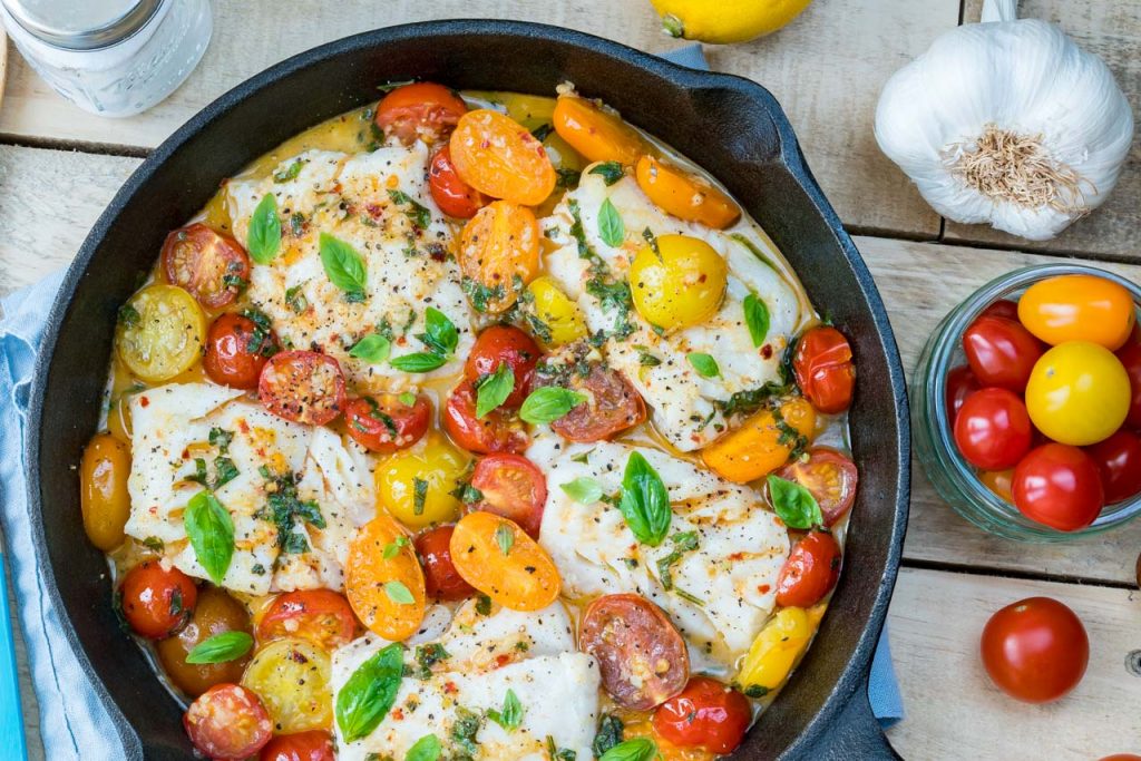 Clean Eating Cod in Fresh Tomato Basil Sauce