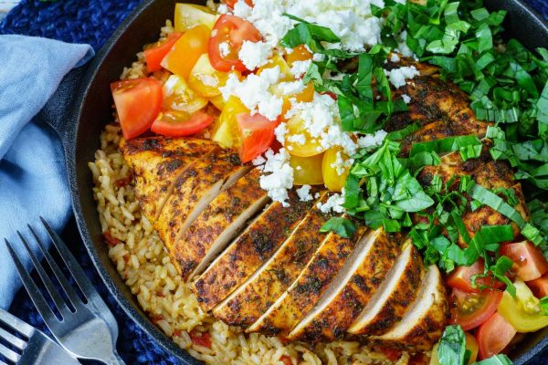 One Pan Greek Chicken + Rice for an Inspiring Clean Eating Dinner ...