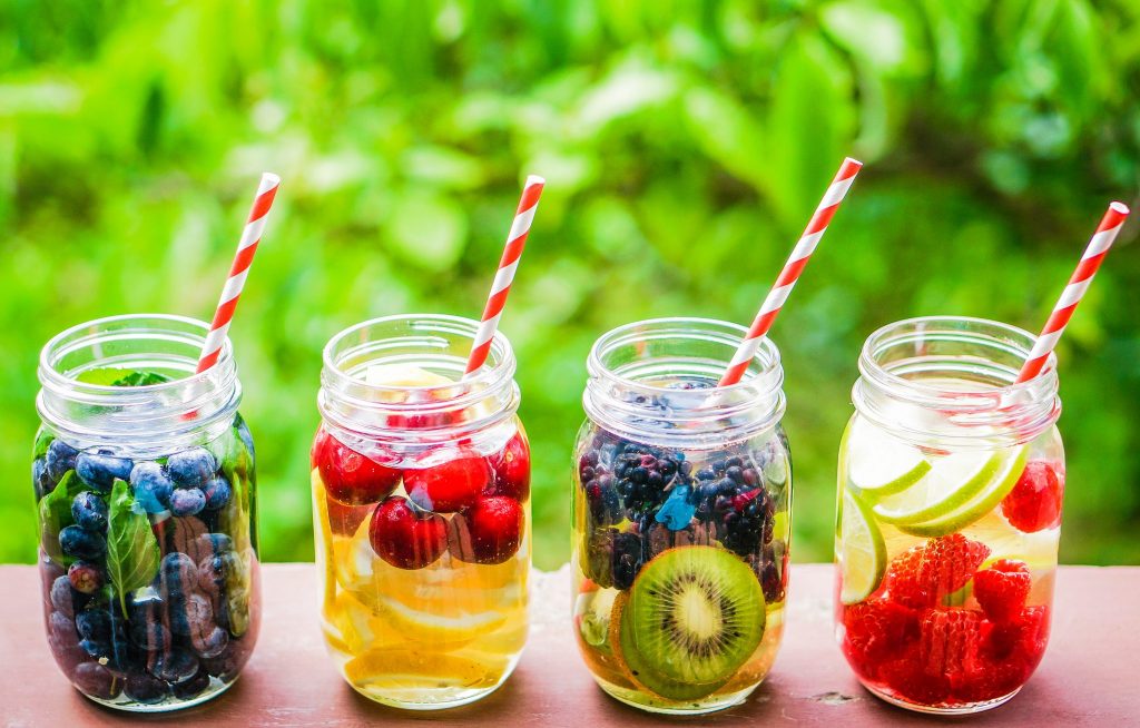 cleanfoodcrush-homemade vitamin water