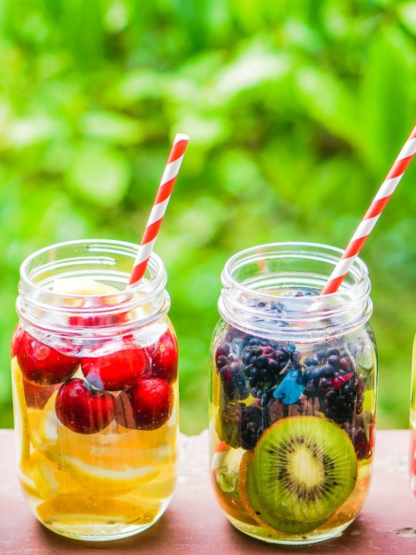 cleanfoodcrush-homemade vitamin water
