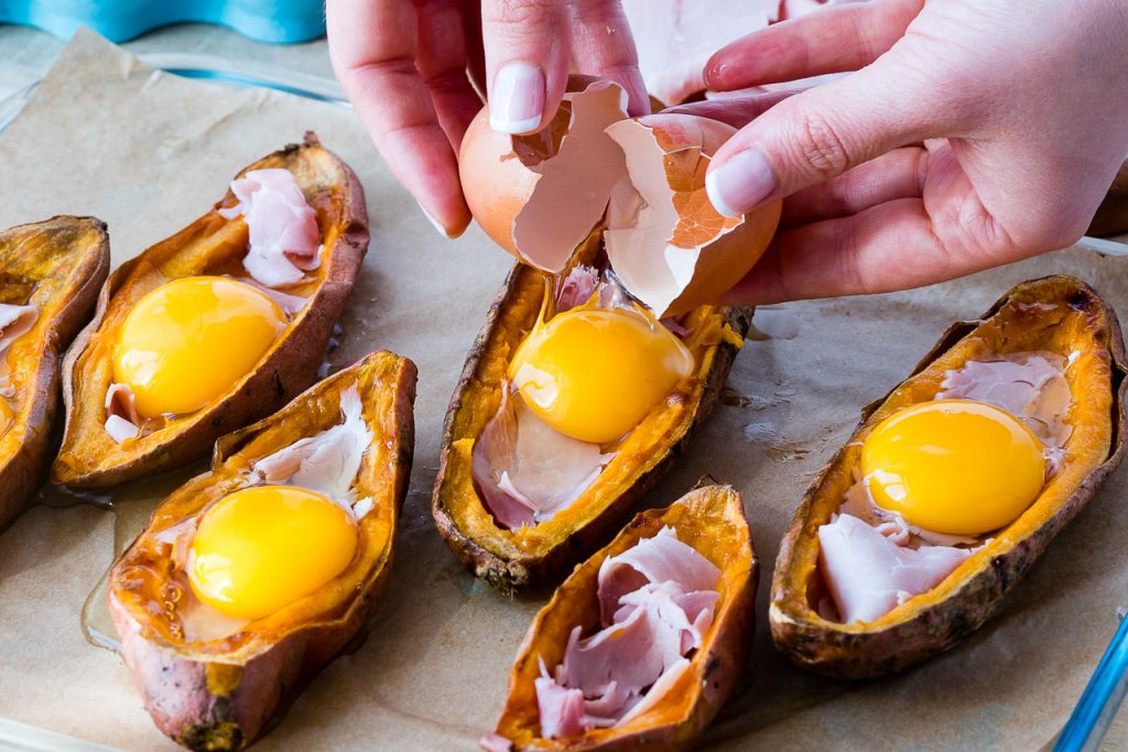 Healthy ham and egg on sweet potatoes