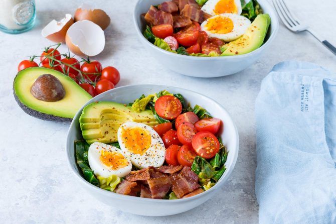 These “BLT” Bowls Replace Lettuce with Cabbage and it’s Crazy Good ...