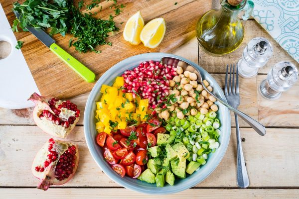 This Clean Eating Chickpea + Tomato + Avocado Salad is Gorgeous ...