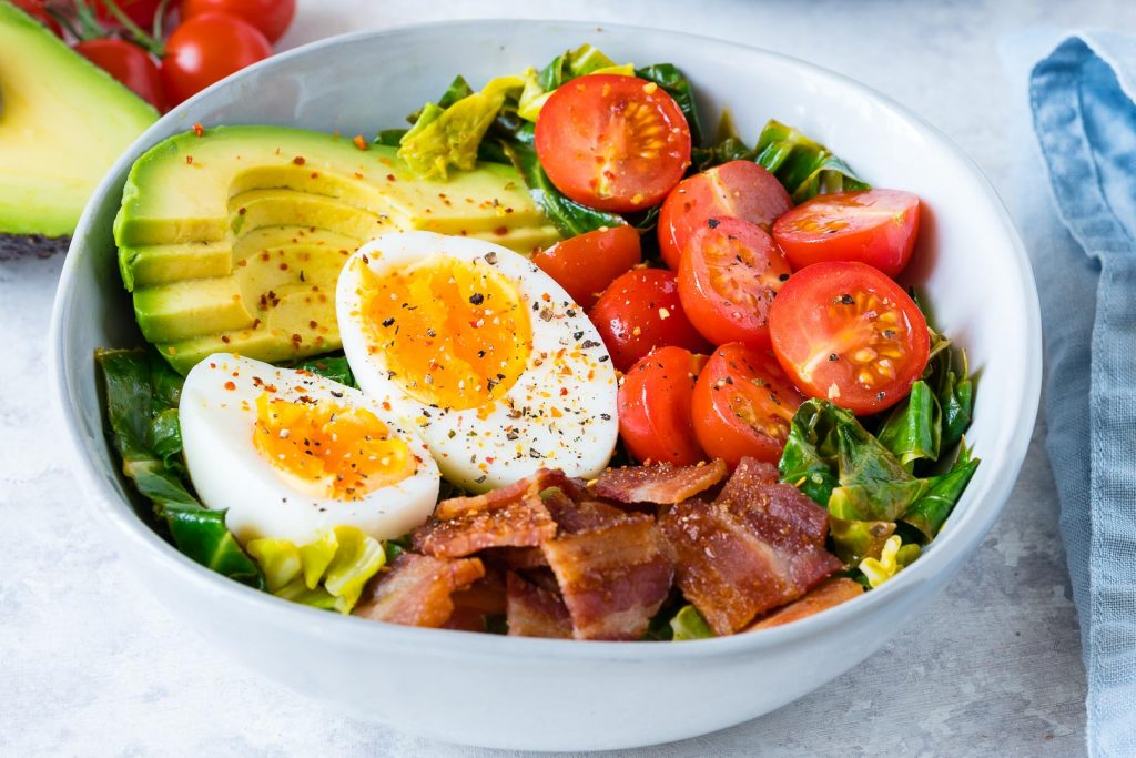 These “BLT” Bowls Replace Lettuce with Cabbage and it’s Crazy Good ...