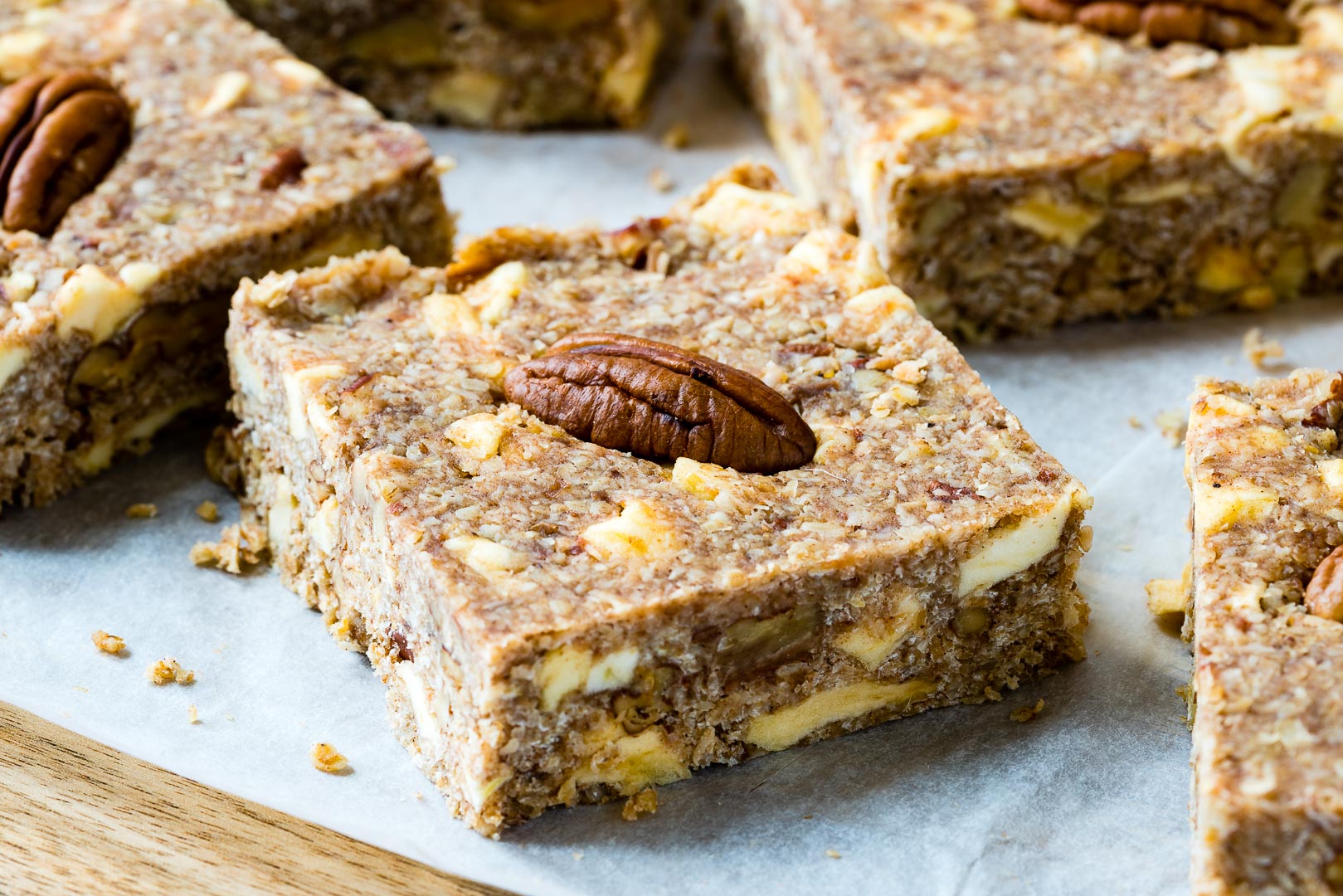 Eat Clean Healthy Apple Pie Energy Bars