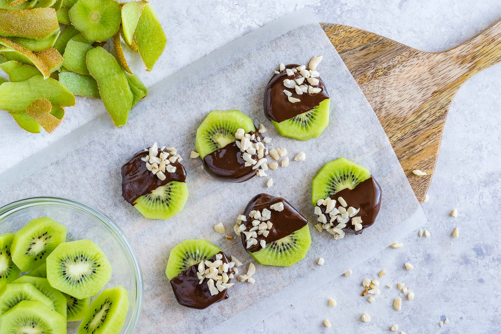 Chocolate Dipped Kiwi Slices Make a Clean Eating Dessert (Fun for the