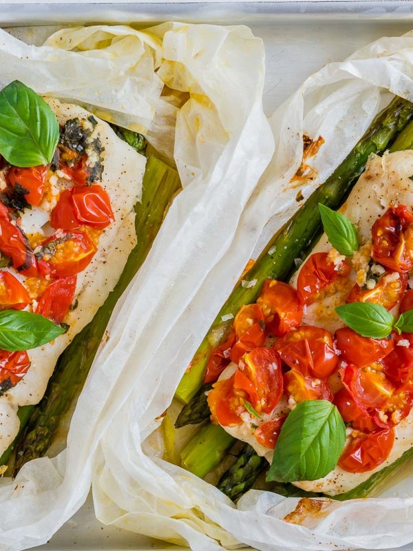 Tomato Basil Oven Roasted Halibut Packets