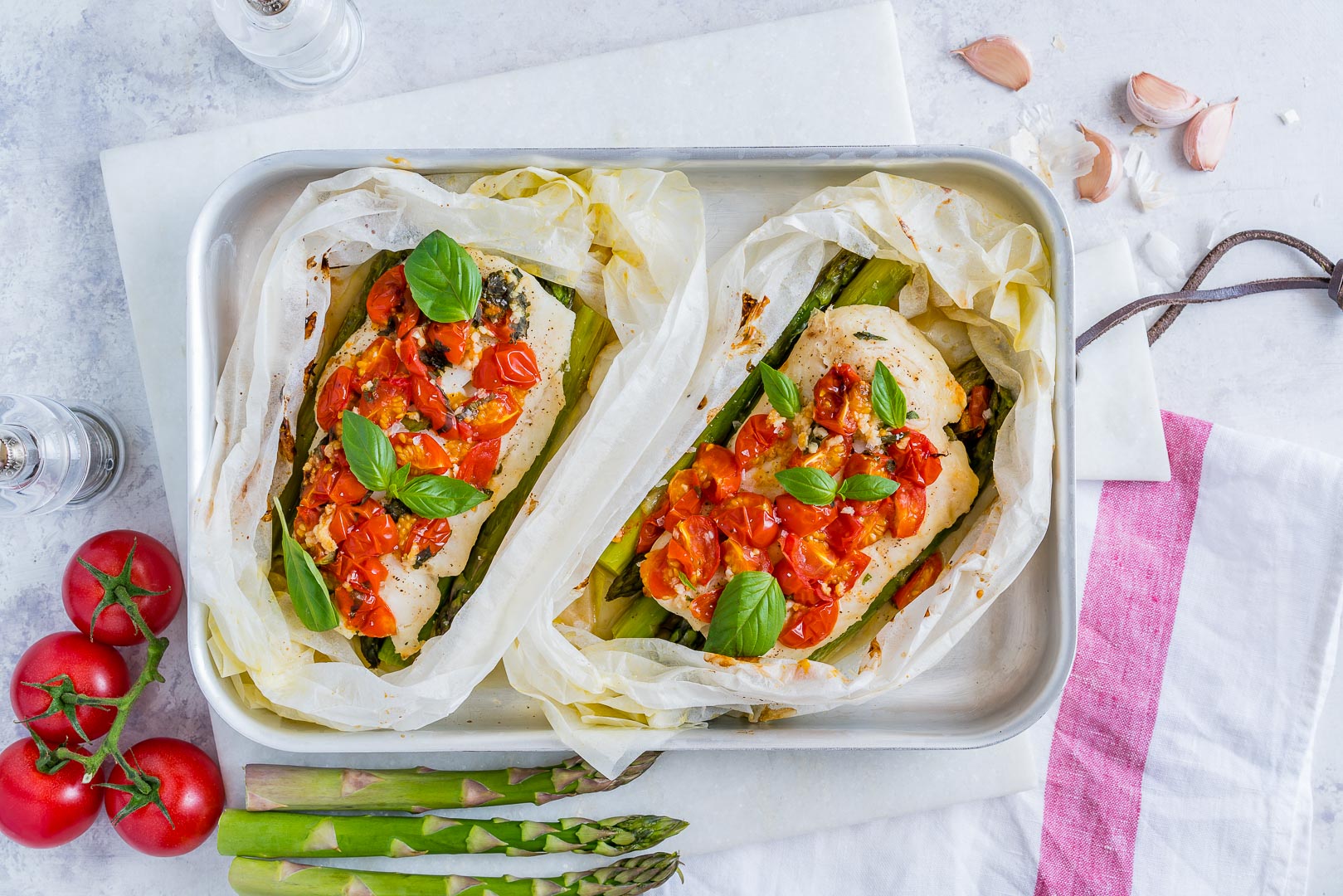 Tomato Basil Oven Roasted Halibut Packets (Clean Eating Meal Prep