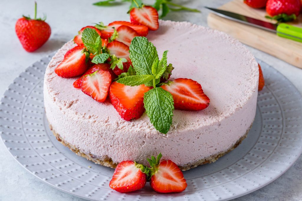 Clean Food No Bake Strawberry Cheesecake