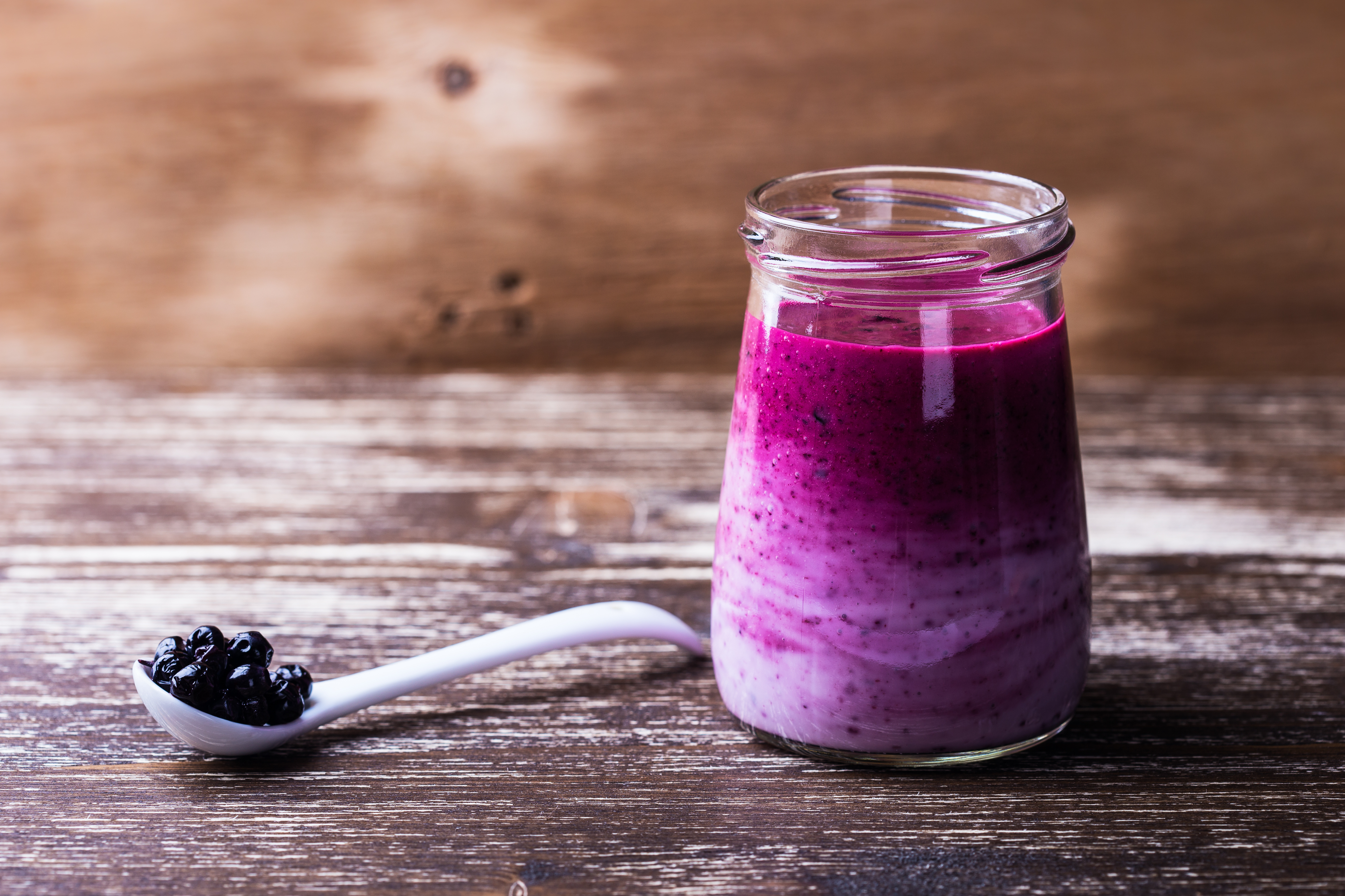 CleanFoodCrush Creamy Mixed Berry Beauty Smoothie