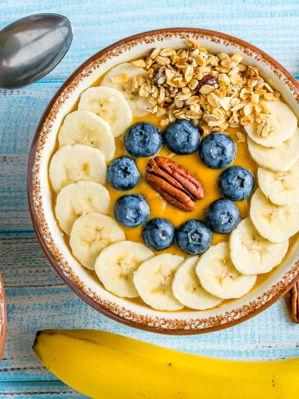 Clean Pumpkin Pie Smoothie Bowls