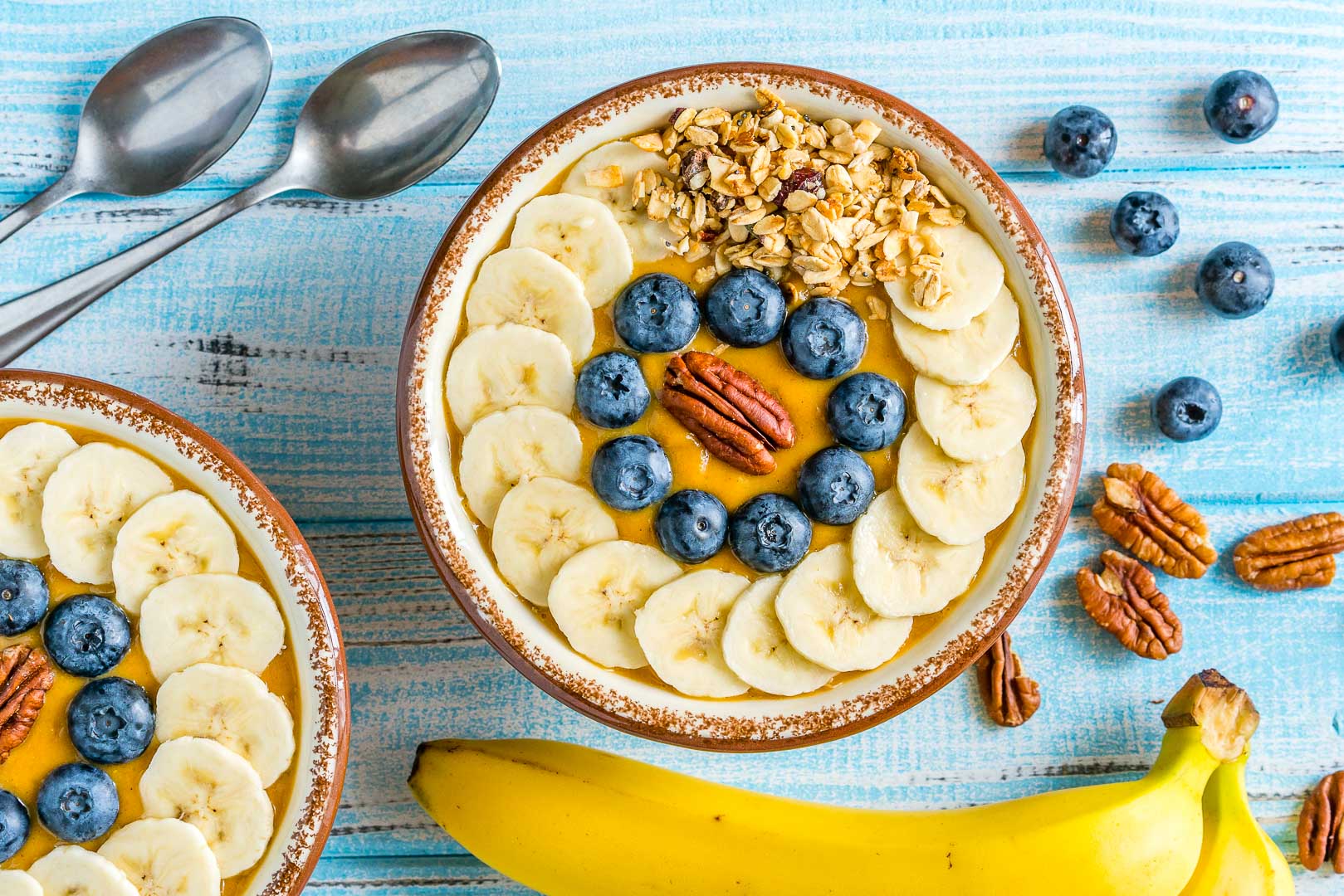 Clean Pumpkin Pie Smoothie Bowls