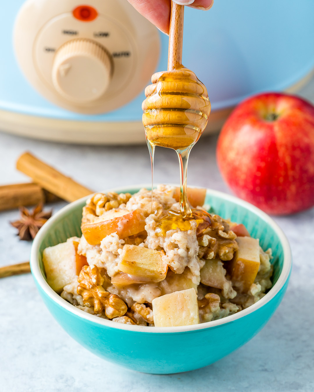 Clean Slow Cooker Apple Pie Oatmeal