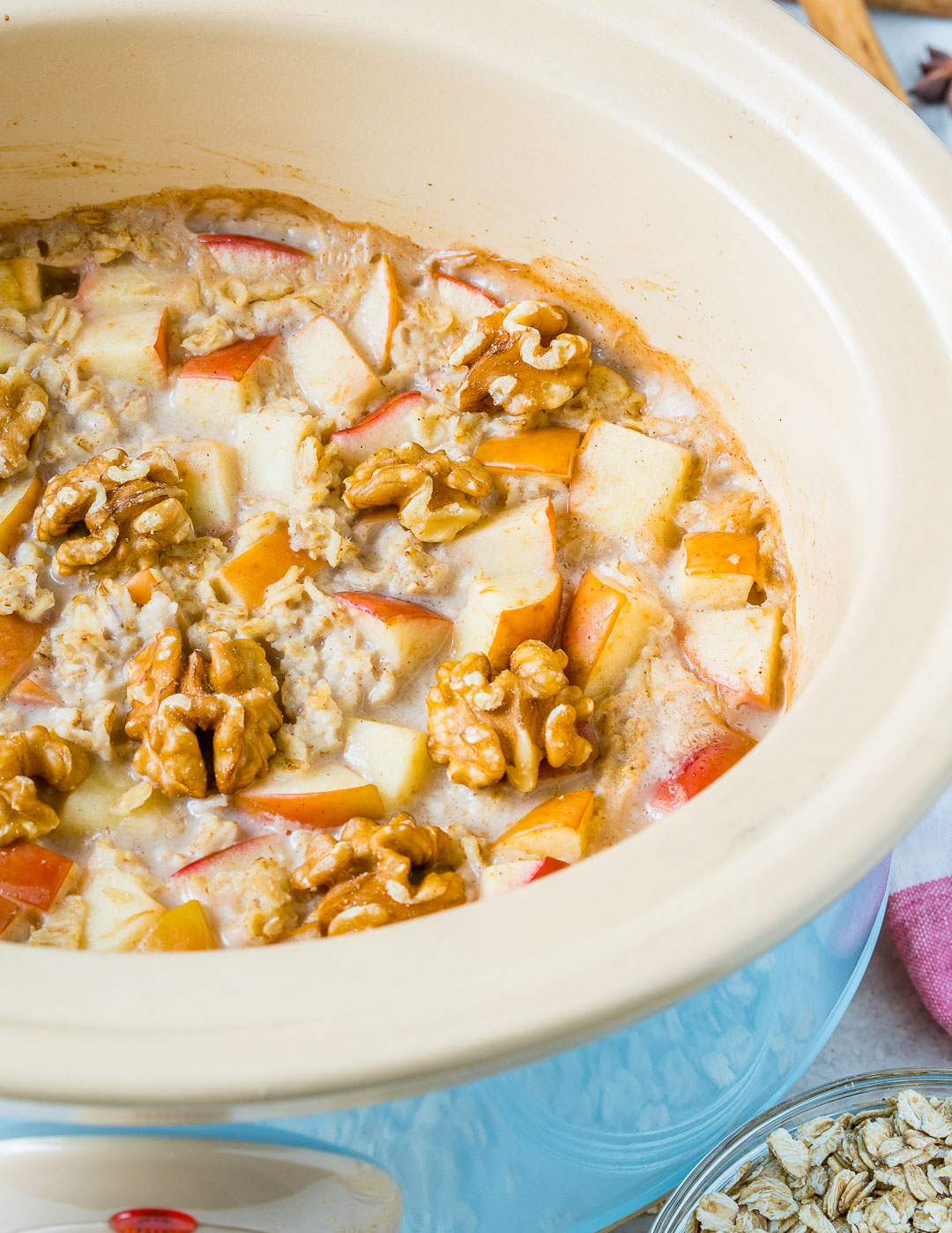 Slow Cooker Apple Pie Oatmeal for Warm Clean Eating Mornings! Clean