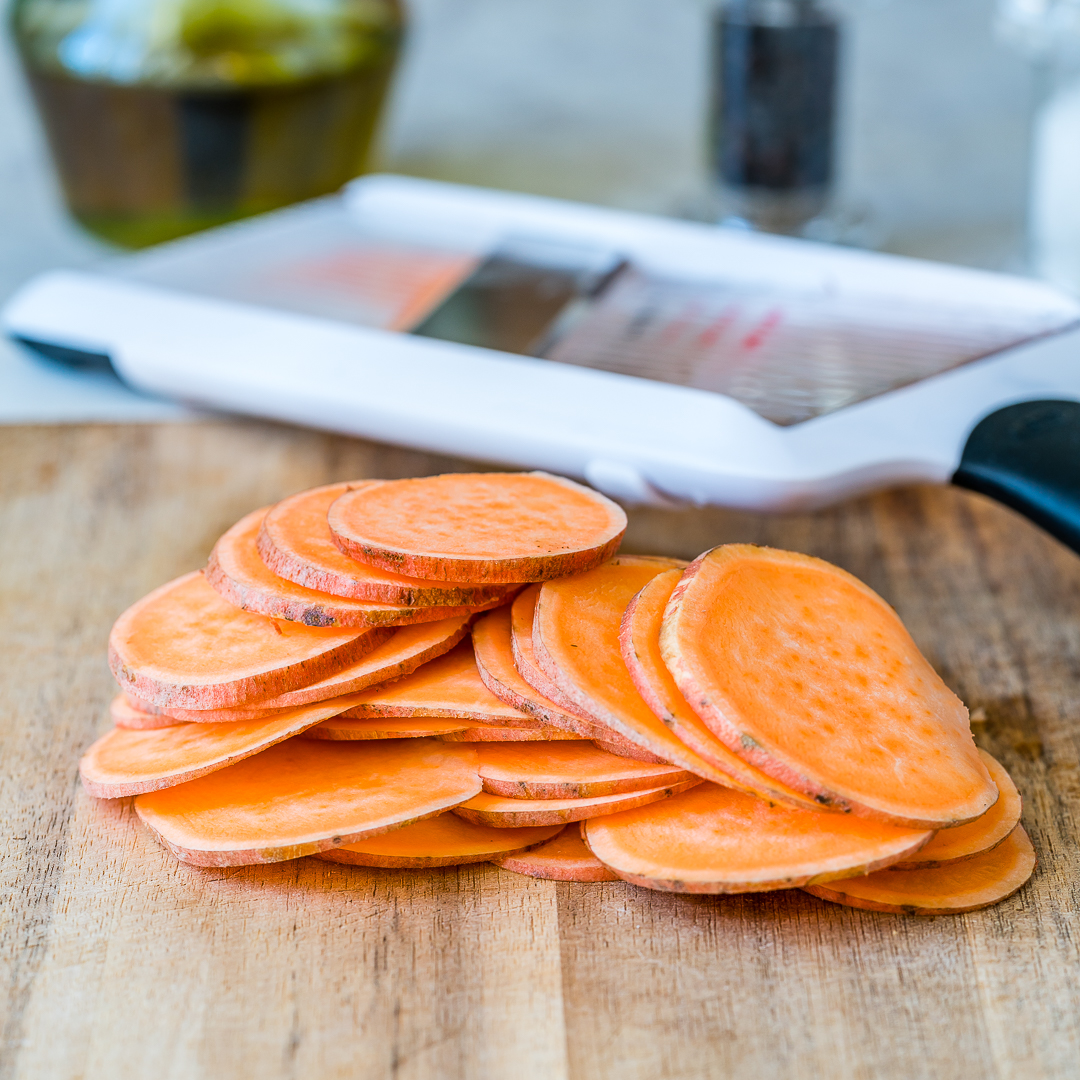 baked-sweet-potato-chips-are-perfect-for-your-savory-cravings-clean