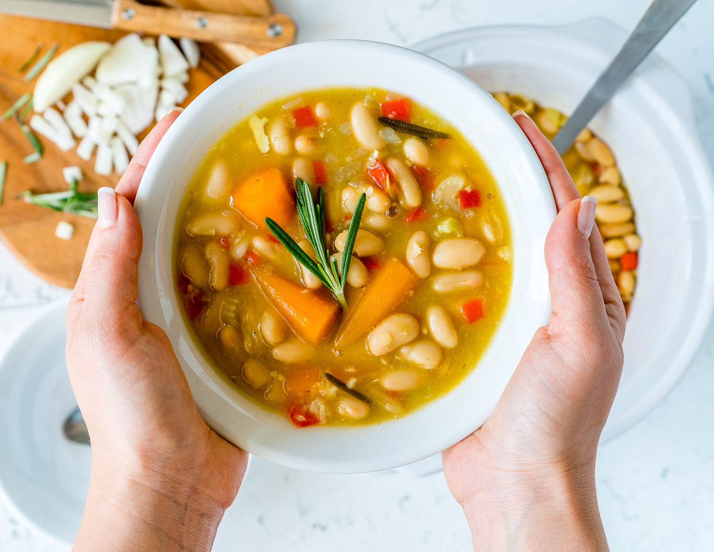 Healthy Crockpot Rosemary Garlic White Bean Soup