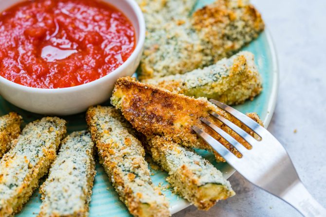 Oven Fried Zucchini Fingers are the PERFECT Clean Eating Party Food ...