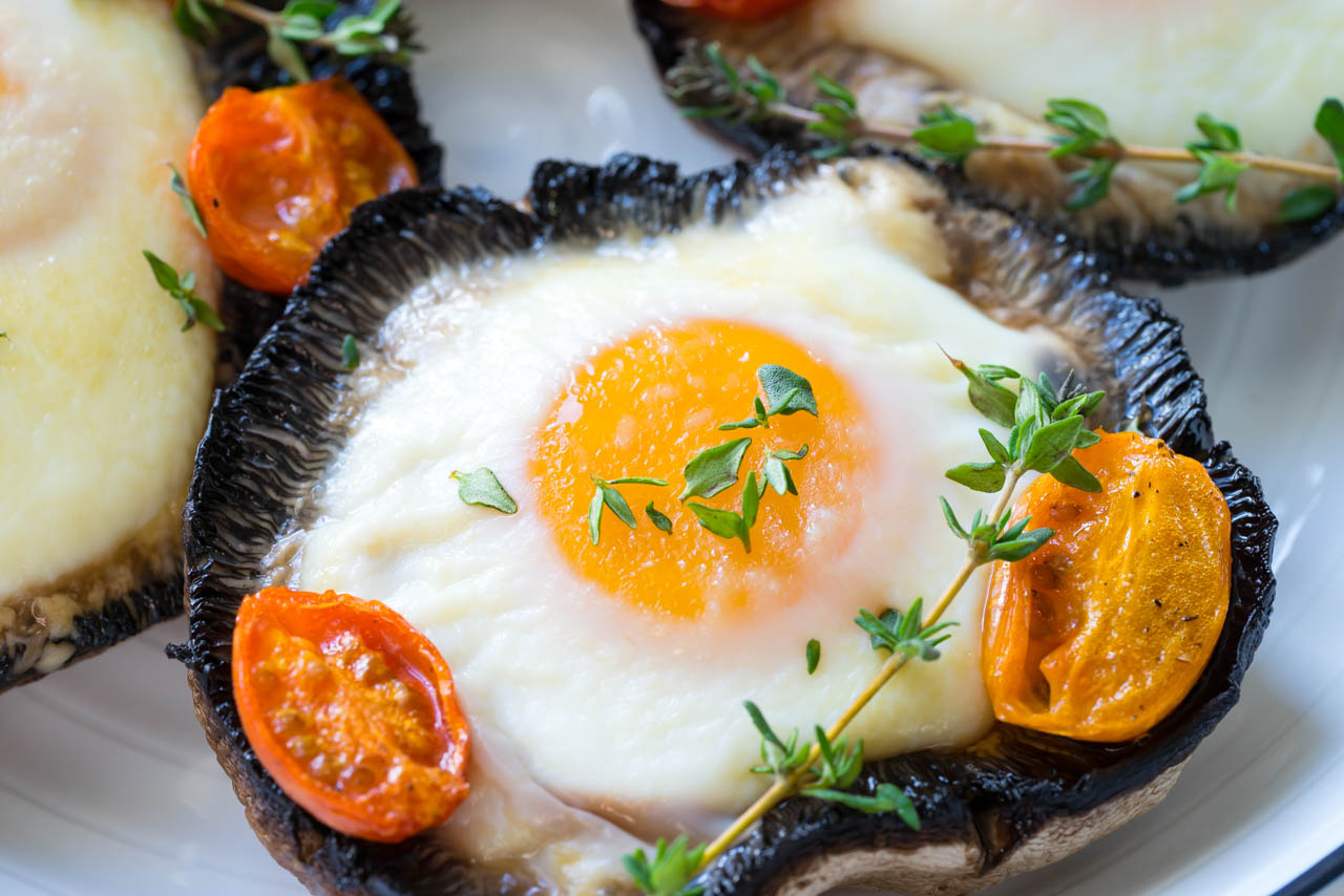 Portobello Baked Eggs for Creative, Clean Eating Weekend Brunch