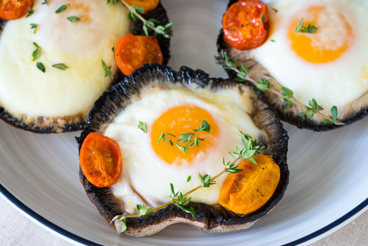 Portobello Baked Eggs for Creative, Clean Eating Weekend Brunch