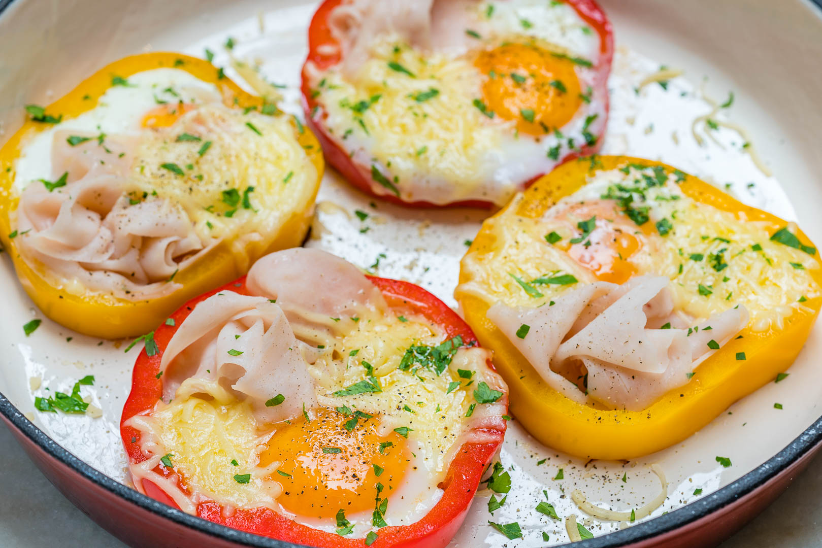 Ham + Egg + Pepper Rings: a Perfectly Clean Breakfast! | Clean Food Crush