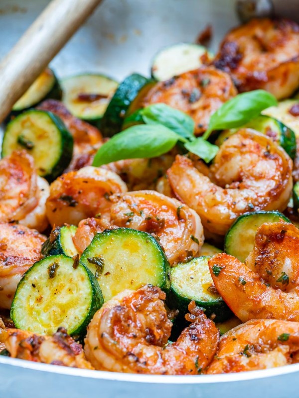Eat Clean Sun-dried Tomato Pesto Shrimp + Zucchini Skillet