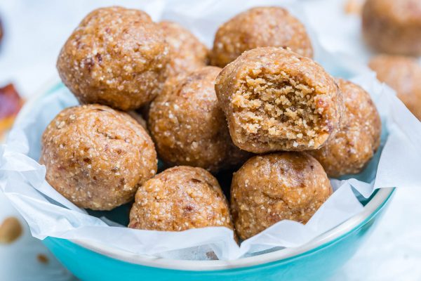 These Peanut Butter Protein Balls are the PERFECT Clean Eating Snack ...