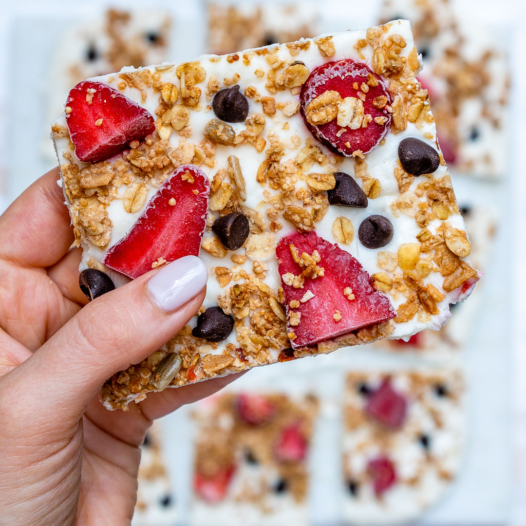 Strawberry Chocolate Chip Granola Yogurt Bark Is The Perfect Clean ...