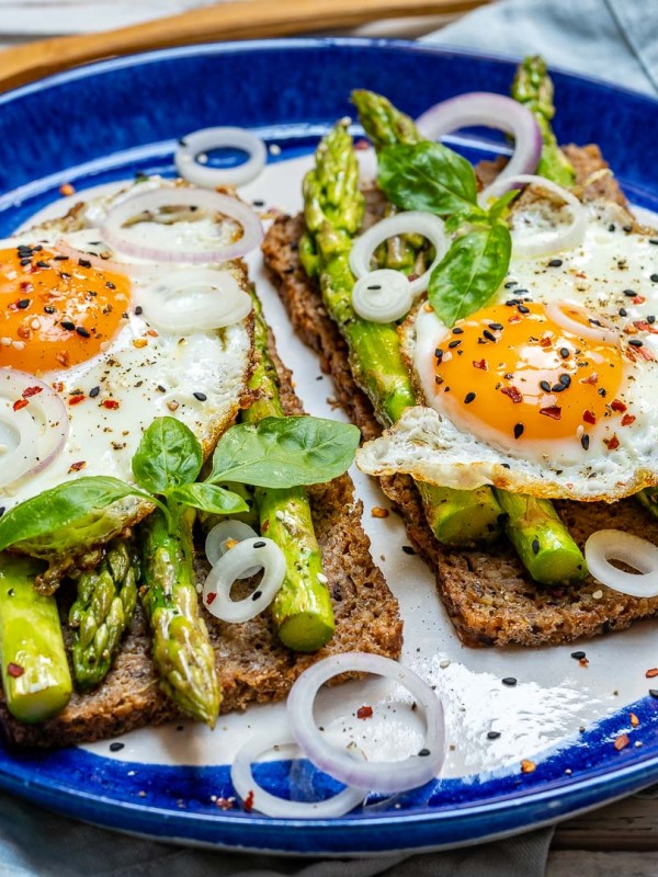 Clean Asparagus Egg Toast Breakfast Recipe