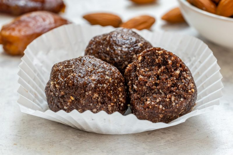 No-bake Brownie Energy Balls are the Perfect Clean Eating Snack ...
