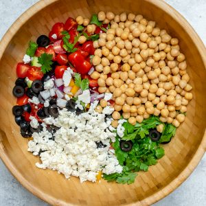 This Clean Eating Greek Chickpea Salad is Fresh, Light and Tangy ...